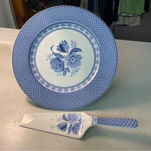 Andrea By safely Blue Rose Porcelain Cake Plate With Server Set  width 11”
